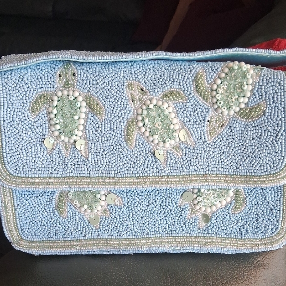 Viral Beaded Sea Turtle Design Shoulder bag. NWT. Absolutely gorgeous!! - Picture 2 of 13